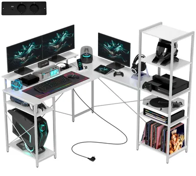 Productafbeelding van L-vormig bureau met oplaadstation, hoekbureau met monitorstandaard en planken, voor thuiswerkplek, kantoor, wit
