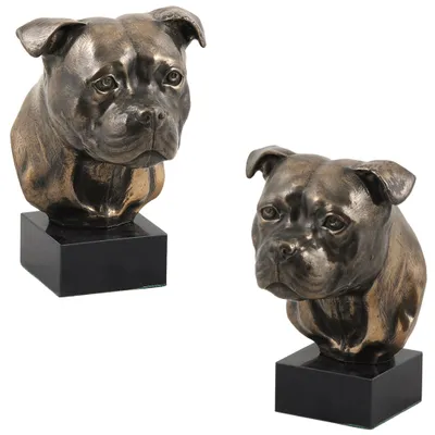 Immagine prodotto di Art-Dog Busto – Staffordshire Bull Terrier I – fusione in polvere di bronzo e resina