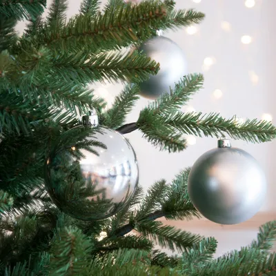 Produktbild von 8 x Weihnachtskugeln aus Kunststoff Ø 10 cm silber matt+glanz wetterfest für Innen und Außen - Christbaumkugeln Kunststoff - Weihnachtsbaumkugeln