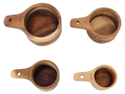 Image de Ensemble de 4 tasses doseuses en bois pour la cuisine et la pâtisserie