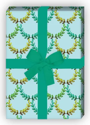 Produktbild von Gemaltes Lorbeer Geschenkpapier mit Kränzen, hellblau - G11672, 32 x 48cm
