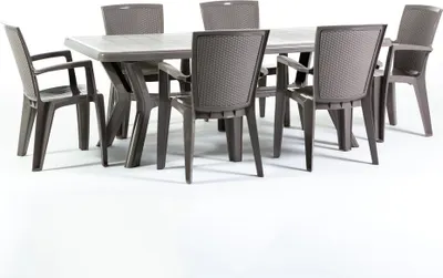 Image de Ensemble de salle à manger d'extérieur avec table rectangulaire 200x95 cm et 6 chaises empilables en résine – design moderne aspect rotin, idéal pour le jardin, la terrasse et les espaces extérieurs couverts – SAMUEL+DIANA – gris tourterelle