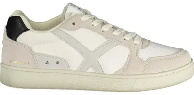 Produktbild von Weißer Herrensportschuh mit Kontrastdetails und herausnehmbarem Fußbett
