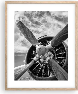 Produktbild von Gerahmtes Poster - Rahmen in heller Eiche - Motor Schwarzweiß Propeller - 40x50 cm - Wand Bild - Wanddeko - Wandbilder - Wandposter - Bilderrahmen - Bilder - Kunstdruck - Wandbild - P2NPA40x50-4289