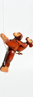 Produktbild von Holzspielzeug Kletterfigur Affe mit Jungem Höhe=6,5 (Kletterseil ca 45 cm)cm NEU