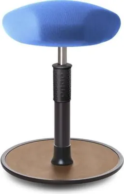 Produktbild von Sitz- Stehhocker Free Regular Triangel Gestrick Hellblau schwarz /Natur.