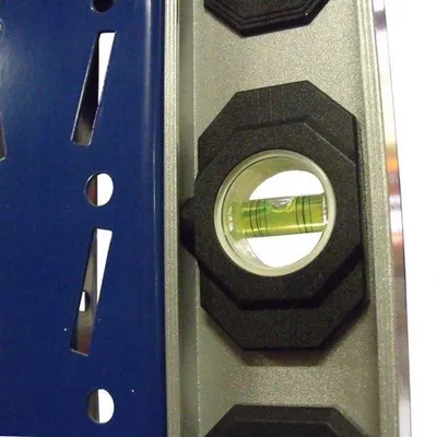 Zdjęcie produktu dla Poziomica Famanu o długości 60 cm - z magnetycznym paskiem