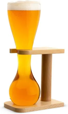 Produktbild von Holz Bierglas mit Holzhalter - Ideal für Bierliebhaber - Einzelstück