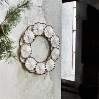Produktbild von Kranz Rosette - cremeweiß