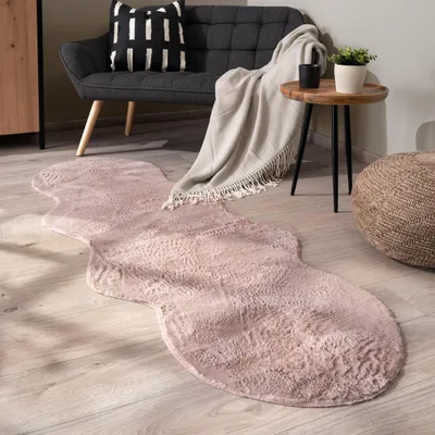 Produktbild von Teppich Wohnzimmer Kurzflor Modernes Kunstfell Fellform Weich Einfarbig Rutschfest Grösse 70x200 cm Fell-form