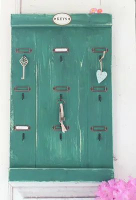 Produktbild von Landhaus Schlüsselbrett Aron in grün, Shabby antique chic, Handgefertigt