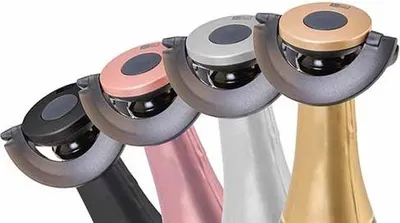 Productafbeelding van AdHoc Gusto wijnstopper - champagnestopper, Ø 8,2 cm, plat ontwerp, siliconen afdichting, clipsluiting.AdHoc Gusto wijnstopper - champagnestopper, Ø 8,2 cm, plat ontwerp, siliconen afdichting, clipsluiting
