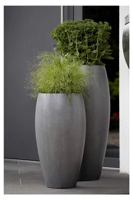 Produktbild von Tolle Pflanzvase für Terrasse & Garten - Hochertiger Pflanzkübel – Fiberglas - Mit Einsatz – Indoor & Outdoor – Wetterbeständig & Frostsicher – Vase / Kübel (Klein - Höhe: 65cm, Grau)