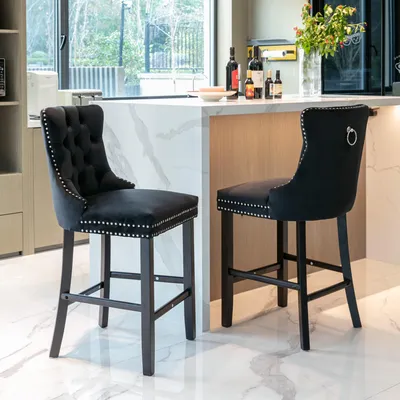 Image de Lot de 2 tabourets de bar avec rembourrage en velours, capitonnage à boutons, pieds en bois et garniture de clous chromés, tabourets de bar