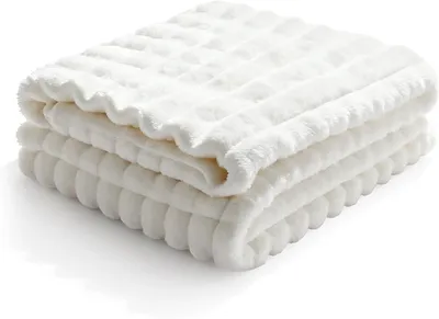 Produktbild von Weiße Fleecedecke 150×200 cm, gerippte Struktur, weich, dekorativ, für Wohnzimmer, Bett oder Sofa