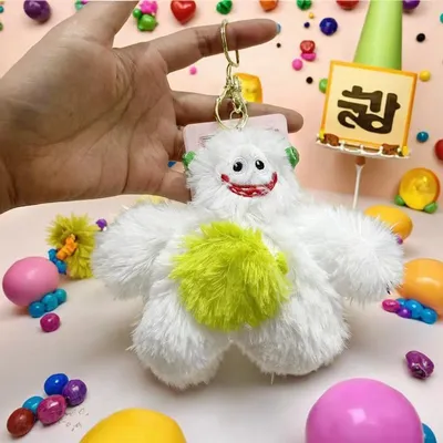 Produktbild von Kawaii Taschenanhänger Schneemonster Plüsch Schlüsselanhänger Weiß