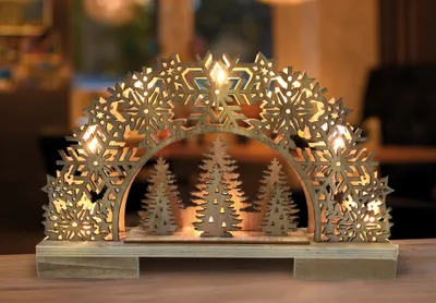Produktbild von LED Lichterbogen - Schwibbogen aus echtem Holz | mit 8 LED Beleuchtet | warm-weiß  | kabellos (Tannenbäumchen)