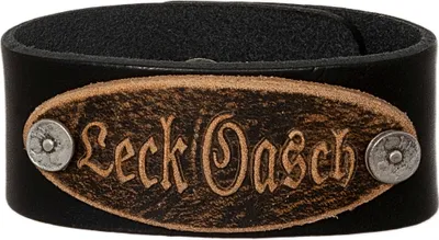 Produktbild von Armband aus Leder mit 'LeckOasch' Schriftzug, 23 cm Länge, 3 cm Breite, zwei silberne Nieten