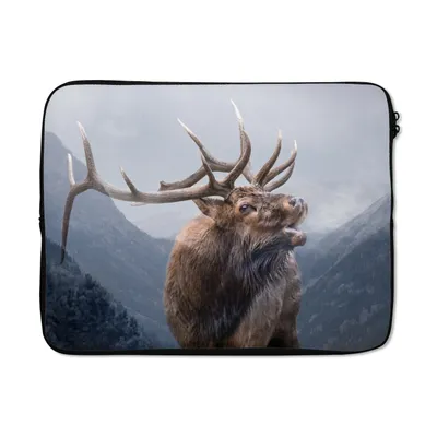 Produktbild von MuchoWow® Laptop Hülle 13 Zoll Hirsche - Gebirge - Geweihe Laptoptasche - Laptophülle - Sleeve - Rundumschutz