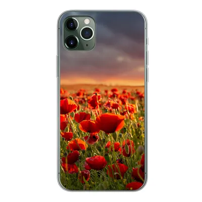 Produktbild von MuchoWow® Handyhülle Schutzhülle Hülle für iPhone 11 Pro Max Sonnenuntergang über einem Feld von Mohnblumen Silikon Softcase Handy Hülle - Schutz
