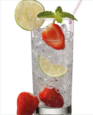 Produktbild von Wallario Magnet für Kühlschrank / Geschirrspüler, magnetisch haftende Folie - 60 x 80 cm, Motiv: Glas Wasser mit Erdbeeren