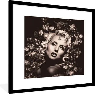 Produktbild von MuchoWow® Gerahmtes Poster Blumen - Schwarz - Weiß - Frau 40x40 cm - Poster mit Schwarzem Bilderrahmen Wandposter Rahmen Foto Bilder - Poster - Plakat im Rahmen