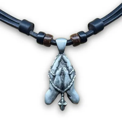Produktbild von HANA LIMA | Leder Halskette Betende Hände Herren Damen Gebet Kette christlicher Schmuck