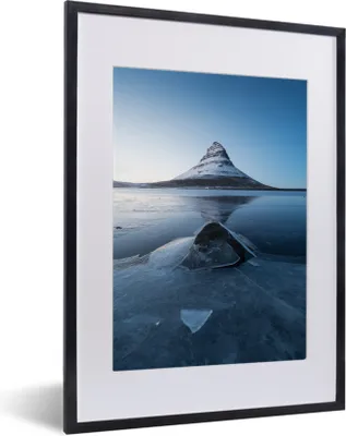 Produktbild von MuchoWow® MuchoWow® Gerahmtes Poster Der Berg Kirkjufell auf Snaefellsnes in Island 30x40 cm - Poster mit zchwarzem Bilderrahmen - Wandposter Schlafzimmer