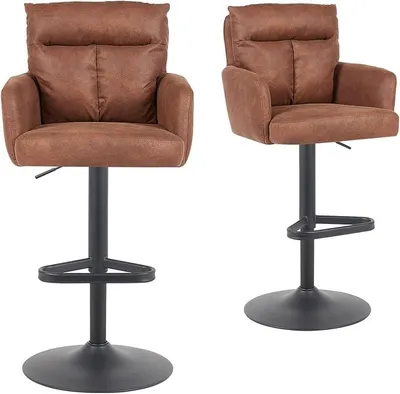 Imagen del producto de Conjunto de 2 taburetes de bar, con altura ajustable, giratorios 360°, con respaldo y reposabrazos, acolchados de forma ergonómica, estructura de metal resistente en color , apariencia de cuero vintage en color marrón, modelo Aris