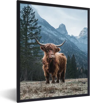 Produktbild von MuchoWow® Gerahmtes Poster Schottische Highlander - Berg - Landschaft - Bäume - Kuh - Natur 60x80 cm - Poster mit Schwarzem Bilderrahmen Wandposter Rahmen Foto Bilder - Premium - Wanddeko Wohnzimmer