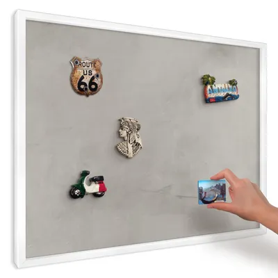 Produktbild von Magnettafel 70x50 cm mit weißem Rahmen - Magnetische Metalltafel, Magnetpinnwand zur Wandmontage für Wohnzimmer, Küche, Flur, Kinderzimmer und Büro - Grauer Hintergrund