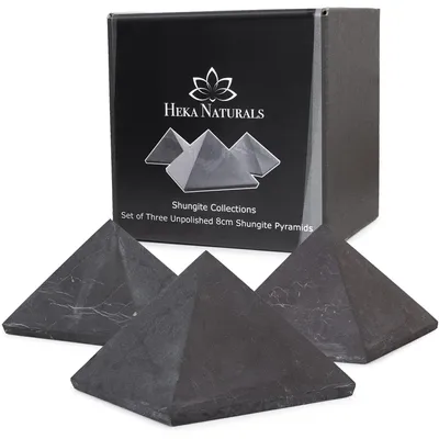 Productafbeelding van Set van 3 Ongepolijste Shungite Pyramides van 8 cm