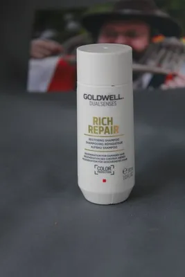 Image de Shampoing réparateur intensif Goldwell Rich Repair, format 30 ml