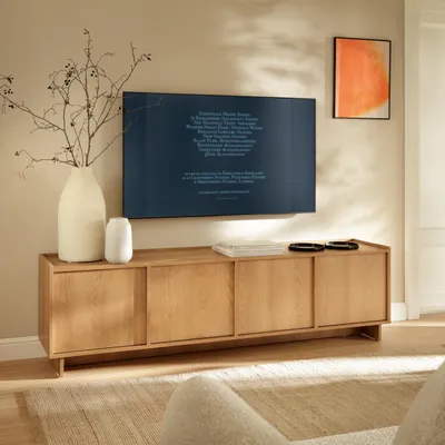 Produktbild von Minimalistischer TV-Schrank Hinoki 195 cm mit 4 Türen modernes Lowboard in Karamell-Eiche Nachbildung TV-Schrank ohne Füße für Wohnzimmer