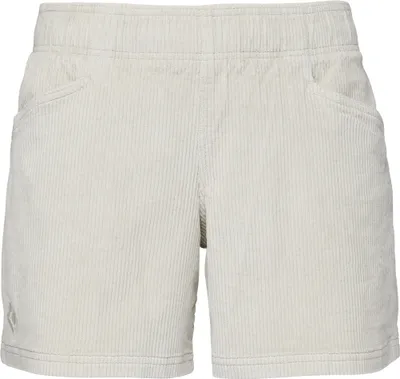 Beige Corduroy Shorts für Damen von Black Diamond; geeignet für Klettern und Bouldern; mit zwei Taschen.