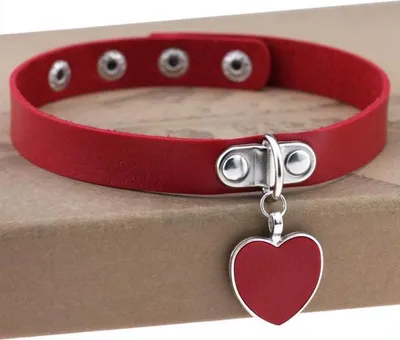 Imagen del producto de Collar punk con corazón rojo