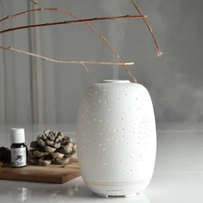 Image de Diffuseur de parfum ultrasonic Stella en céramique - Blanc - H 16 cm