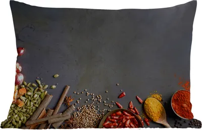 Produktbild von MuchoWow® Outdoor Kissen - Kräuter - Lebensmittel - Gewürze - Schwarz - Paprika - Zimt - 60x40 cm - Wetterfest - Lounge Kissen - Zierkissen - Kissen für Innenräume