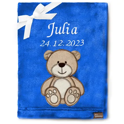 Produktbild von Be Mammy Babydecke mit 3D Applikation bestickt mit Name und Geburtsdatum 76 x 102 cm BE20-280 (Dunkelblau – Bär, 76 x 102 cm)