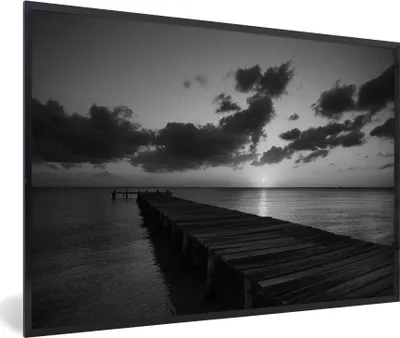 Produktbild von MuchoWow® MuchoWow® Gerahmtes Poster Holzsteg am Karibischen Meer, Mexiko - Schwarz und weiß 30x20 cm - Poster mit zchwarzem Bilderrahmen - Kunstdruck - Bild-Poster