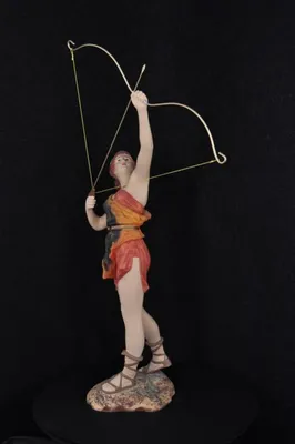 Immagine prodotto di Diana Dea Scultura Arco Cacciatrice Decorazione Astratta Stile Antico Sculture
