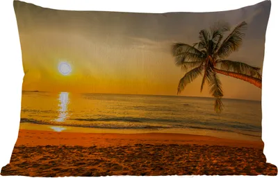 Produktbild von MuchoWow® Outdoor Kissen - Palme - Strand - Sonnenuntergang - Meer - 60x40 cm - Wetterfest - Lounge Kissen - Zierkissen - Kissen für Innenräume