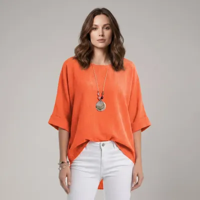 Produktbild von Damen Oversize-Bluse aus leichter Viskose mit High-Low-Saum und passender Kette. Luftig, bequem und vielseitig kombinierbar für Alltag und Büro S/M