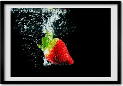 Produktbild von Bild - Bilder - Bilderrahmen - 70 cm x 50 cm - MDF-Rahmen, Wandkunst Erdbeere unter Wasser