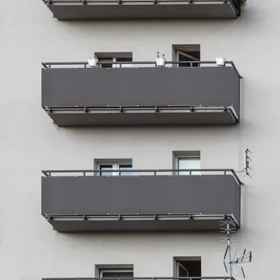 Produktbild von Sekey Balkon Sichtschutz PES Blickdichte Wetterfest Windschutz Dunkelgrau, 90x600 cm