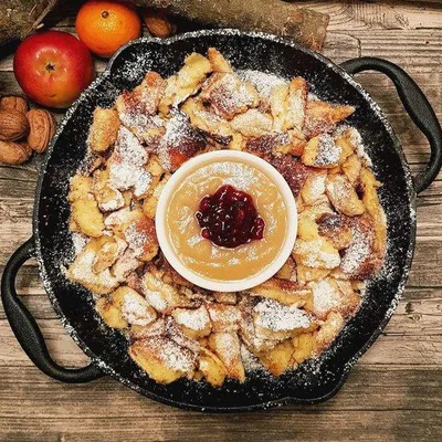 Zdjęcie produktu dla Żeliwna patelnia grillowa 30 cm z otworami na uchwyty