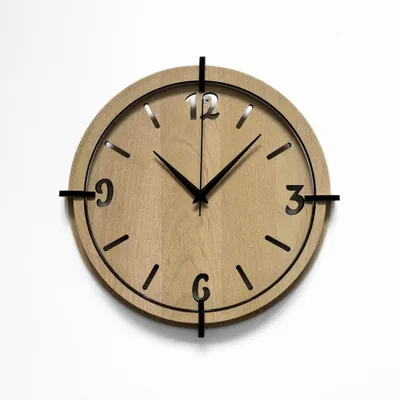 Produktbild von Designer-Wanduhr aus Holz mit 3D-Zahlen | MALER Schwarze Hände 30 cm