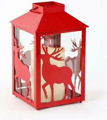 Imagen del producto de ACA: Farol metálico rojo brillante con motivos de reno y una vela blanca, 1 LED, funciona con 3 pilas AAA, luz cálida, IP44, diámetro 13 x 21 cm, X0711108