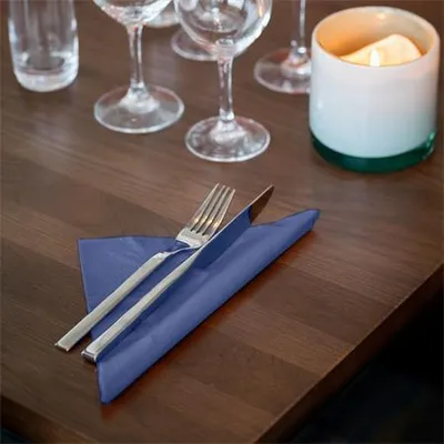 Obrázok produktu pre TORK 477215 TORK Servietten Lunch Advanced dunkelblau 2-lagig 32,5 x 32,8 cm, 200 St.