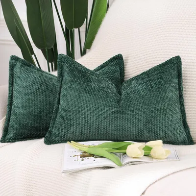 Produktbild von Set aus 2 weichen Chenille-Kissenbezügen, 30x50 cm, Dunkelgrün